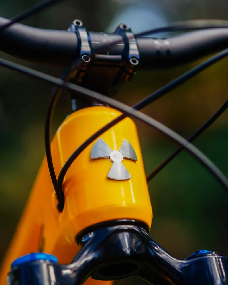 Nukeproof Giga 290 Carbon Elite Enduro Mountain Bike 2022 Factory Yellow-2